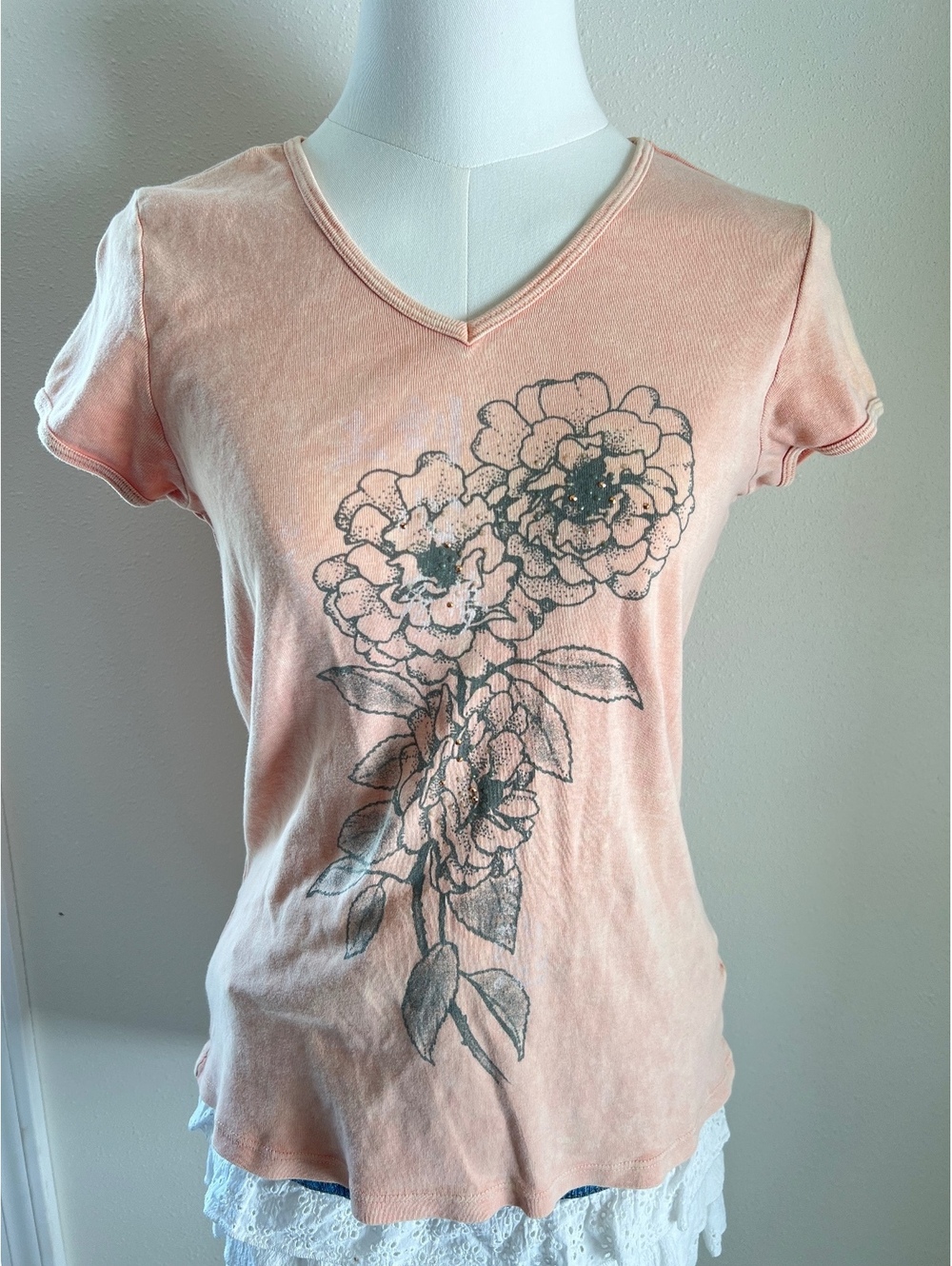 Apt. 9 Y2K Pink Floral Graphic V Neck T Shirt